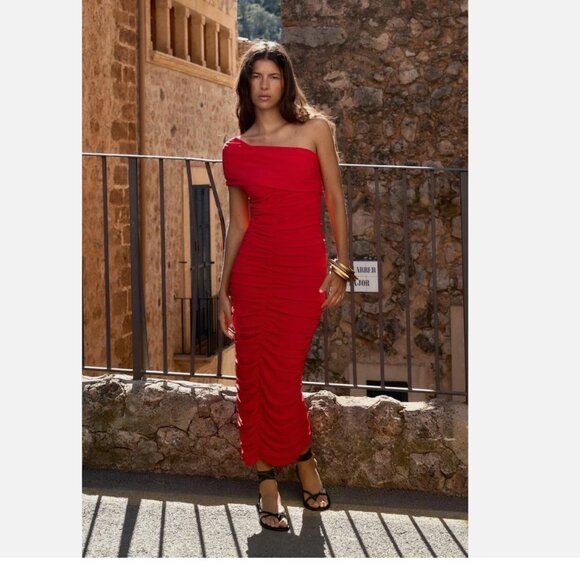 NWOT Zara ASYMMETRICAL KNIT DRAPED Ruched One Shoulder Bloggers Fave DRESS  Smal - Picture 1 of 11